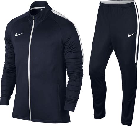 outlet trainingspakken nike|trainingspakken voor heren.